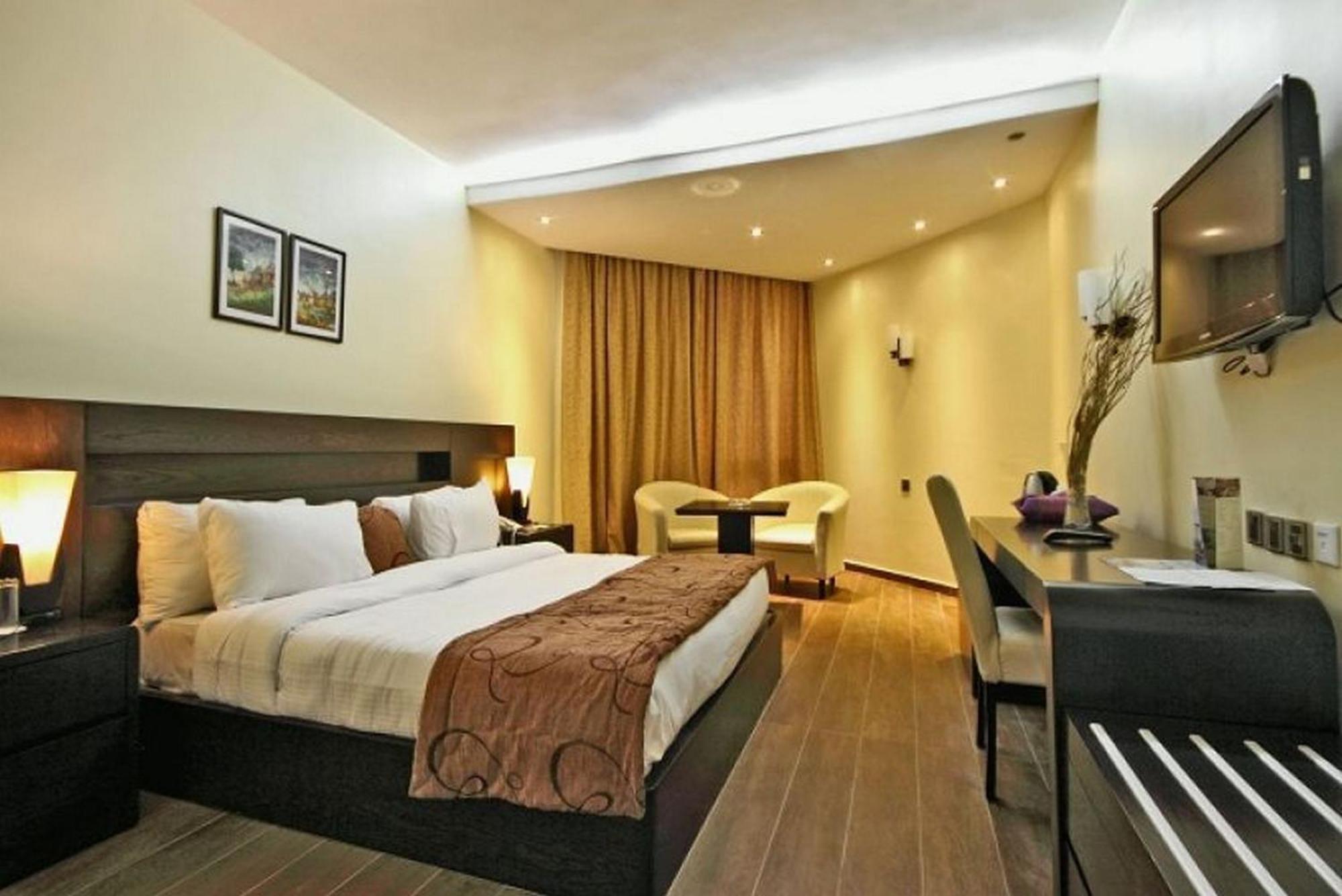 Room In Lodge - Hotel Presidential Port Harcourt Luaran gambar