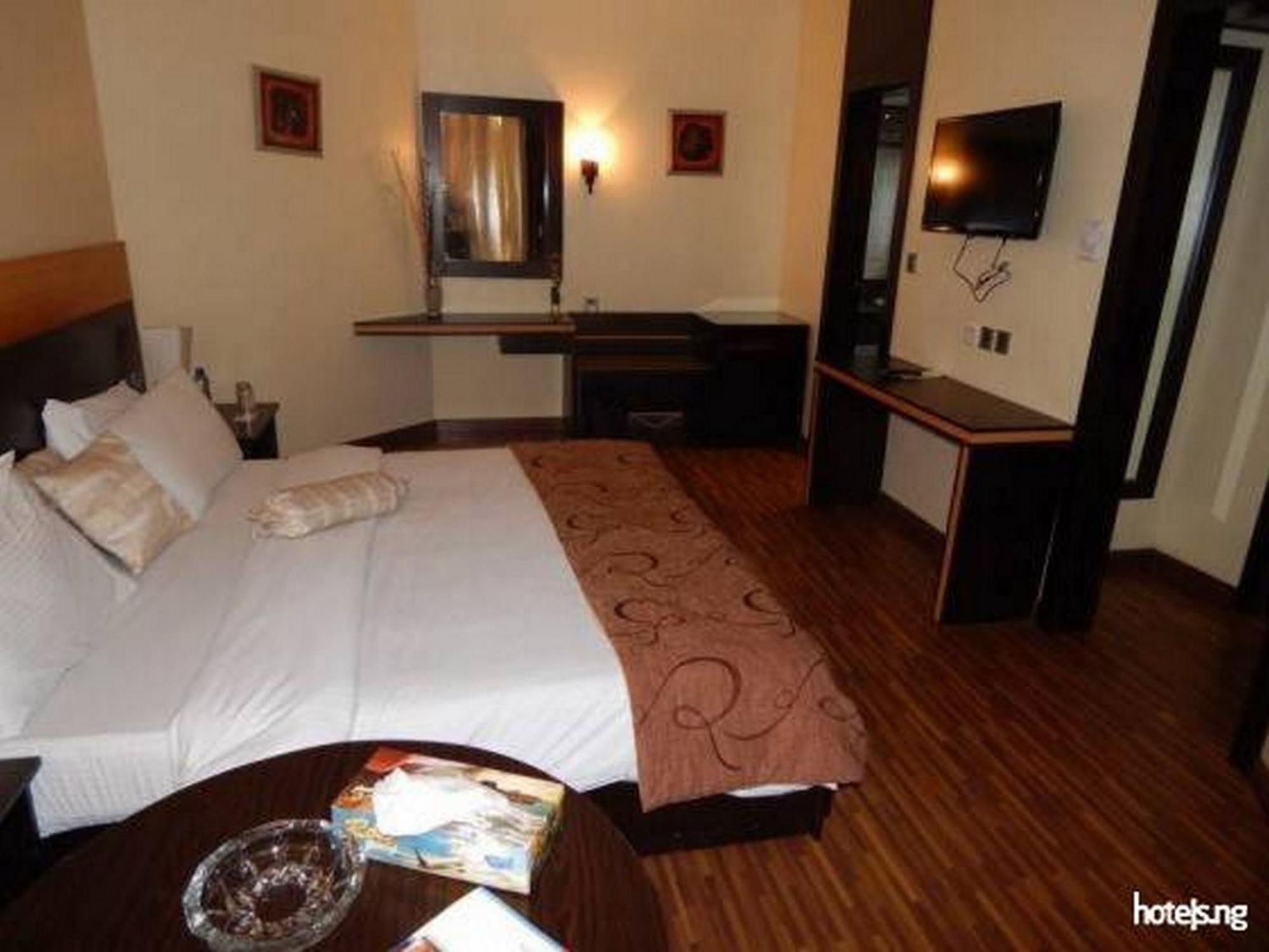 Room In Lodge - Hotel Presidential Port Harcourt Luaran gambar